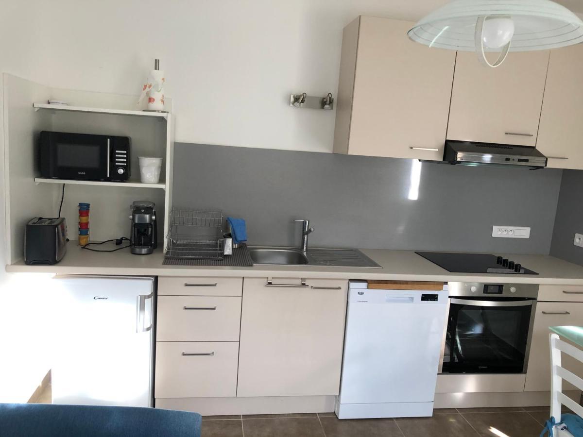 شقة Aux 3 Domaines T2 Avec Terrasse Hyères المظهر الخارجي الصورة
