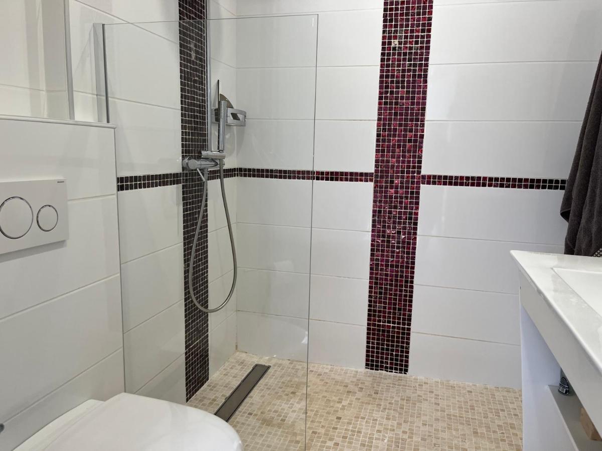 شقة Aux 3 Domaines T2 Avec Terrasse Hyères المظهر الخارجي الصورة